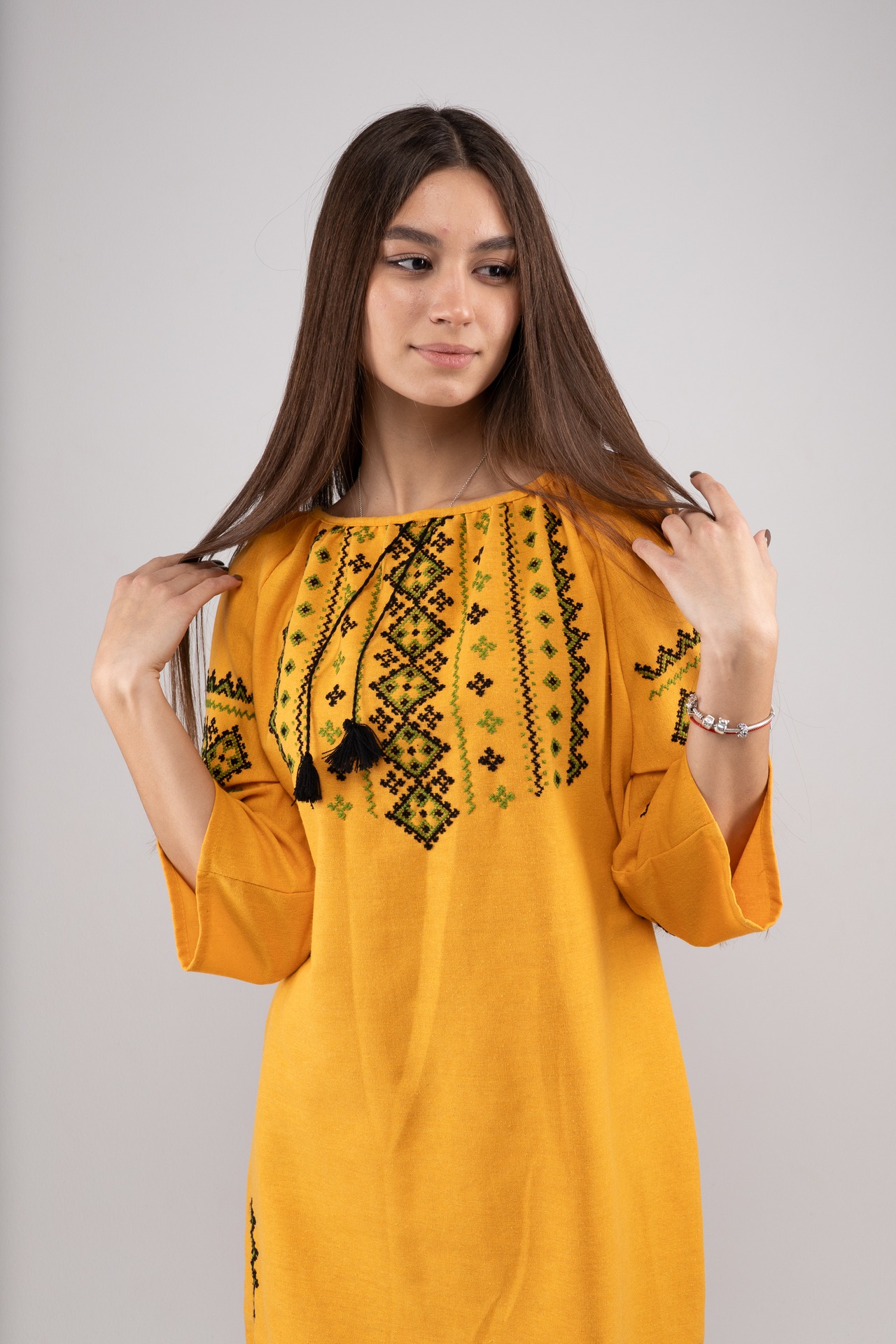 ウクライナ刺繍ヴィシヴァンカ・クラシック　七分袖　コロミヤ　手刺繍　麻　レディース・フリーサイズ - 11