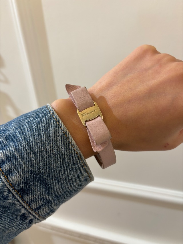 Salvatore Ferragamo / vintage vara ribbon pink leather bracelet.