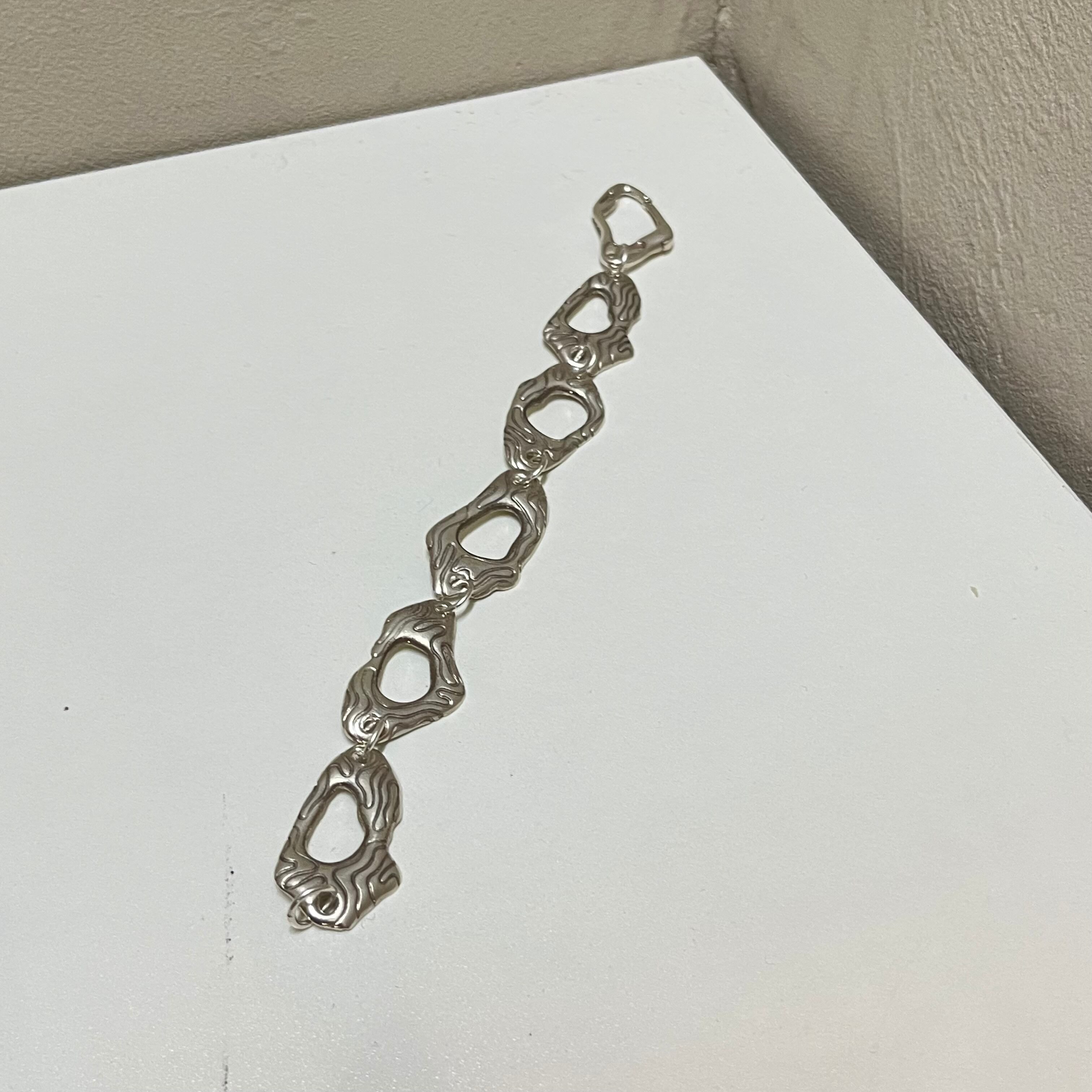 Octi island chain bracelet