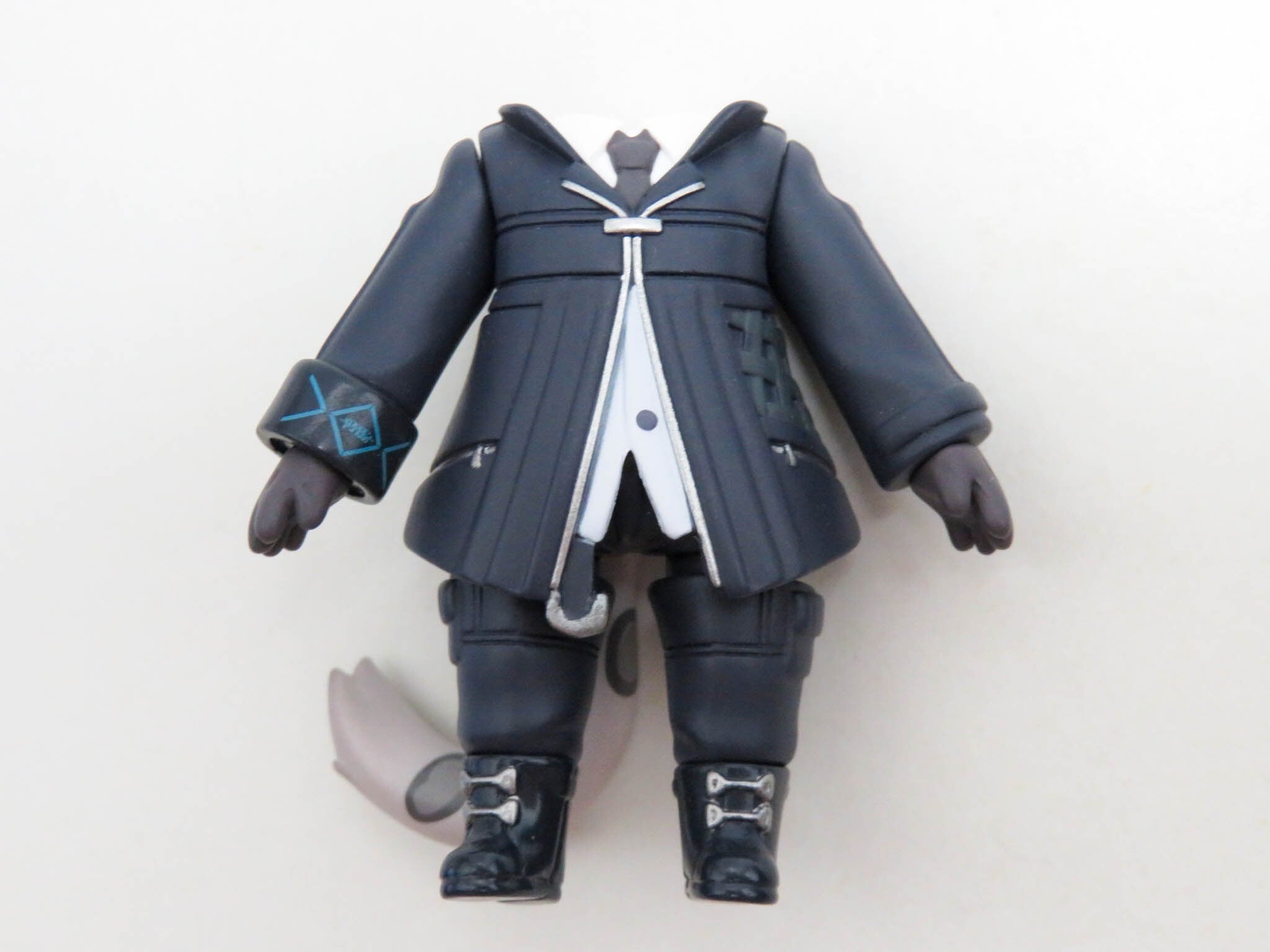 再入荷(A−ランク)【1423】 シルバーアッシュ 体パーツ 戦闘服 ねんどろいど