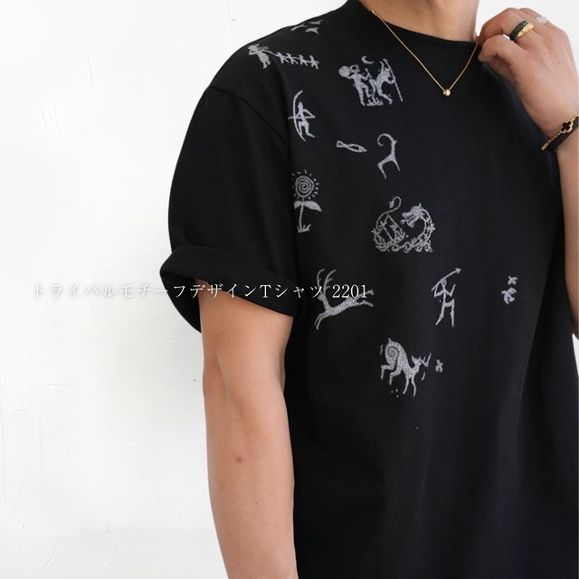 トライバルモチーフデザインTシャツ 2201