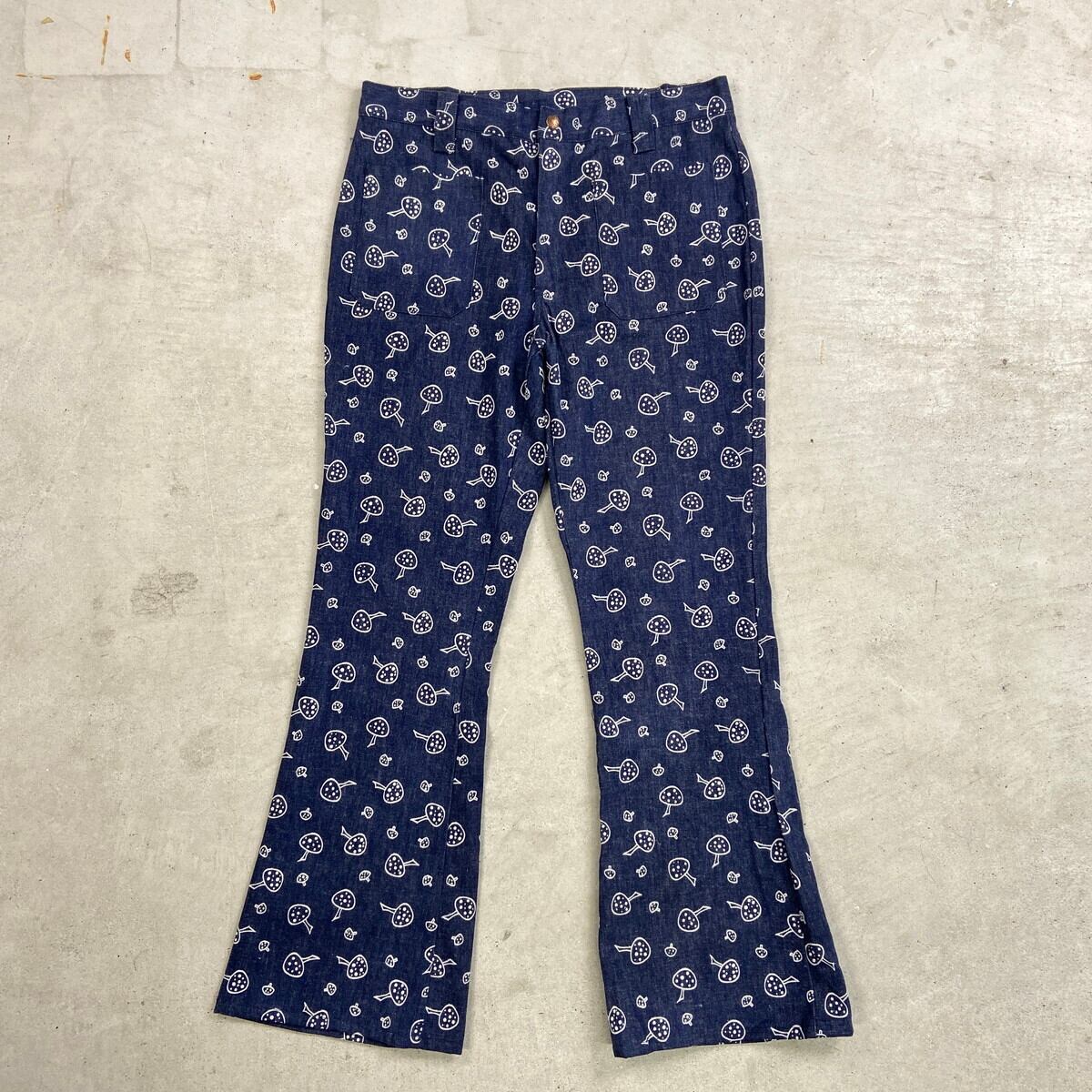 70年代 総柄 キノコ柄 デニムフレアパンツ メンズW34相当 古着 70s VINTAGE ヴィンテージ アメカジ ストア系 ジーンズ 濃紺 紺色 70年代 総柄 キノコ柄 デニムフレアパンツ メンズW34相当 古着 70s