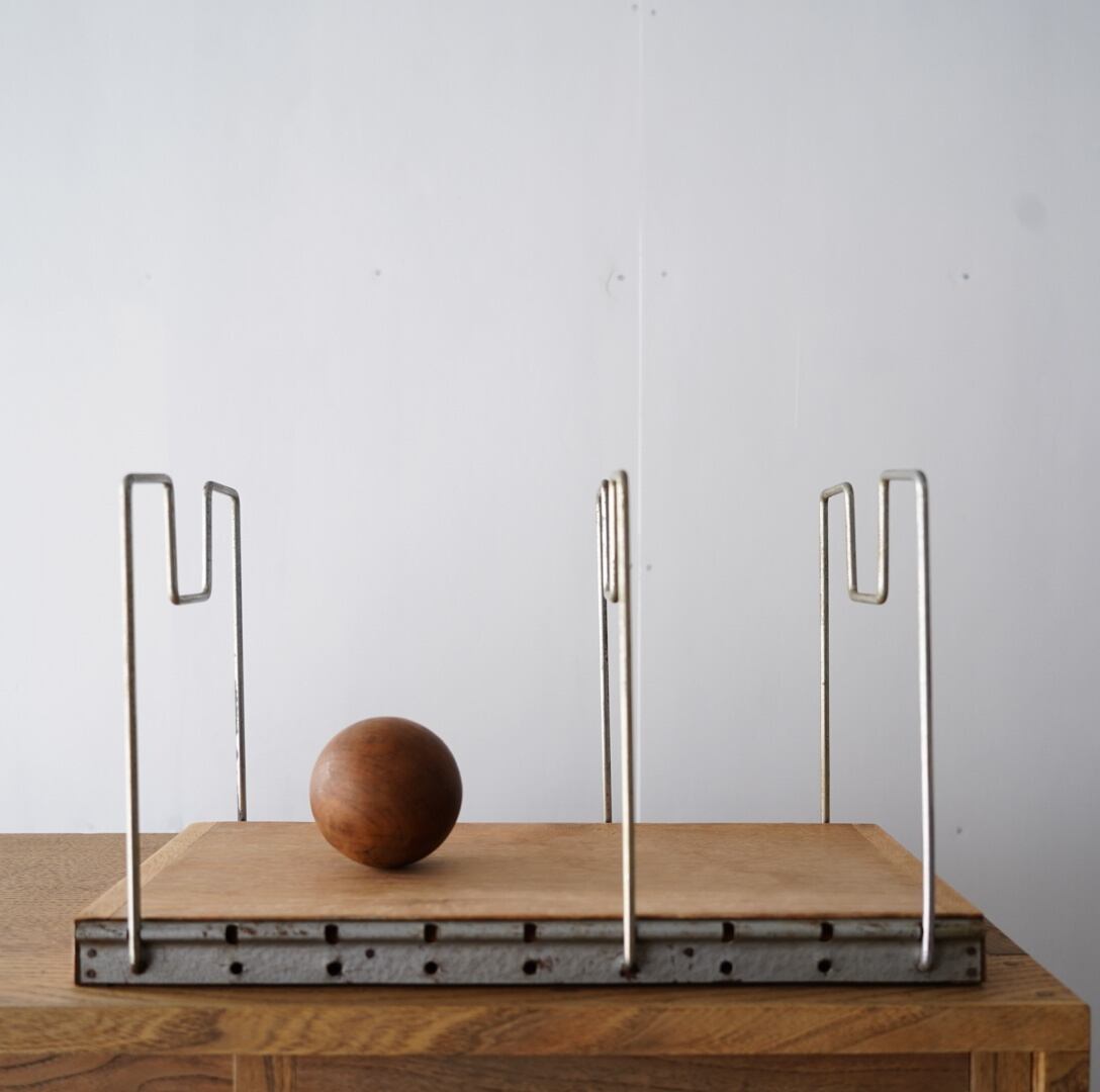 古いブックスタンド