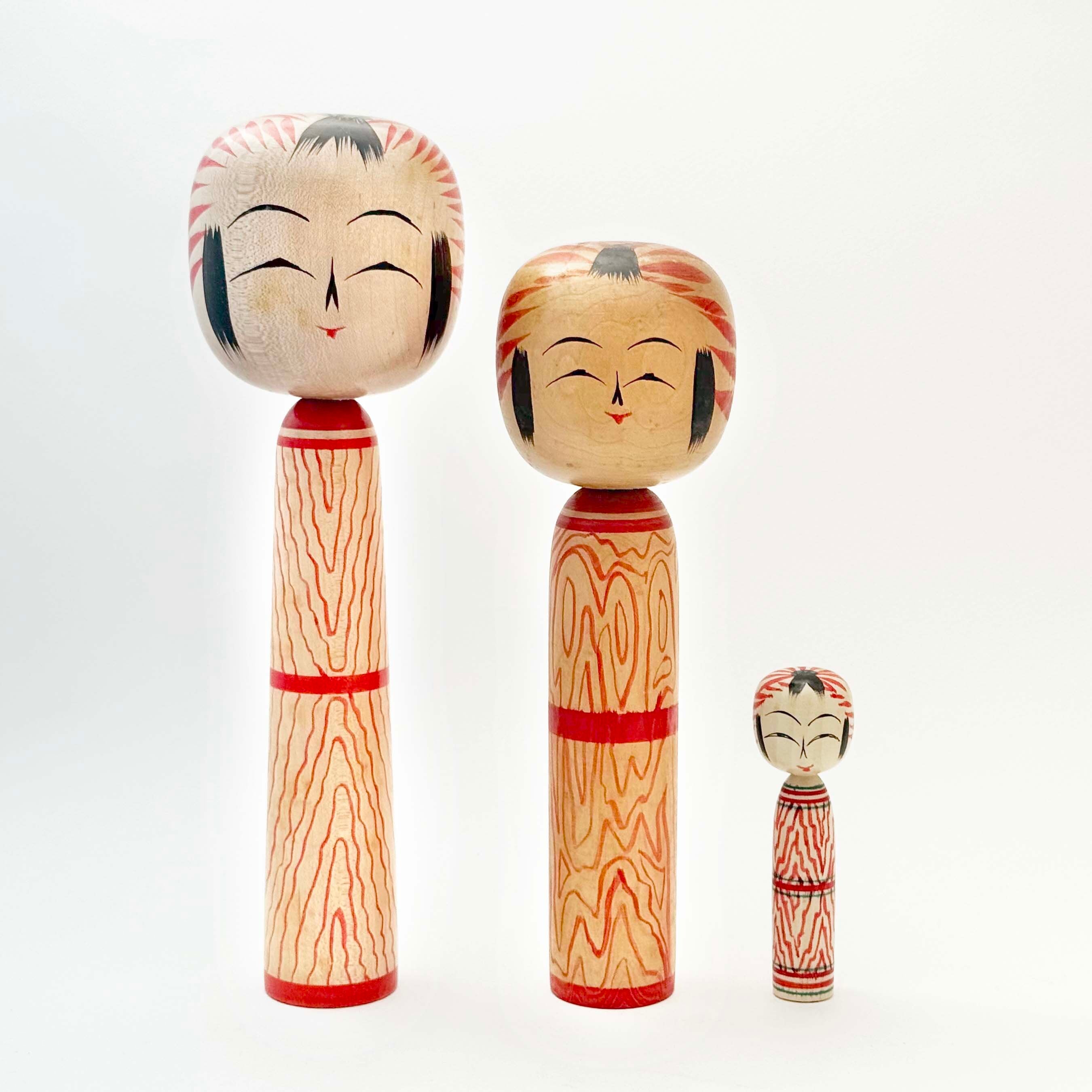 こけし　佐藤照雄　遠刈田系　在銘　5点セット　高さ約15-36cm　民芸品 遠刈田 木目柄セット B（佐藤照雄 / 佐藤勝洋） | KOKESHKA
