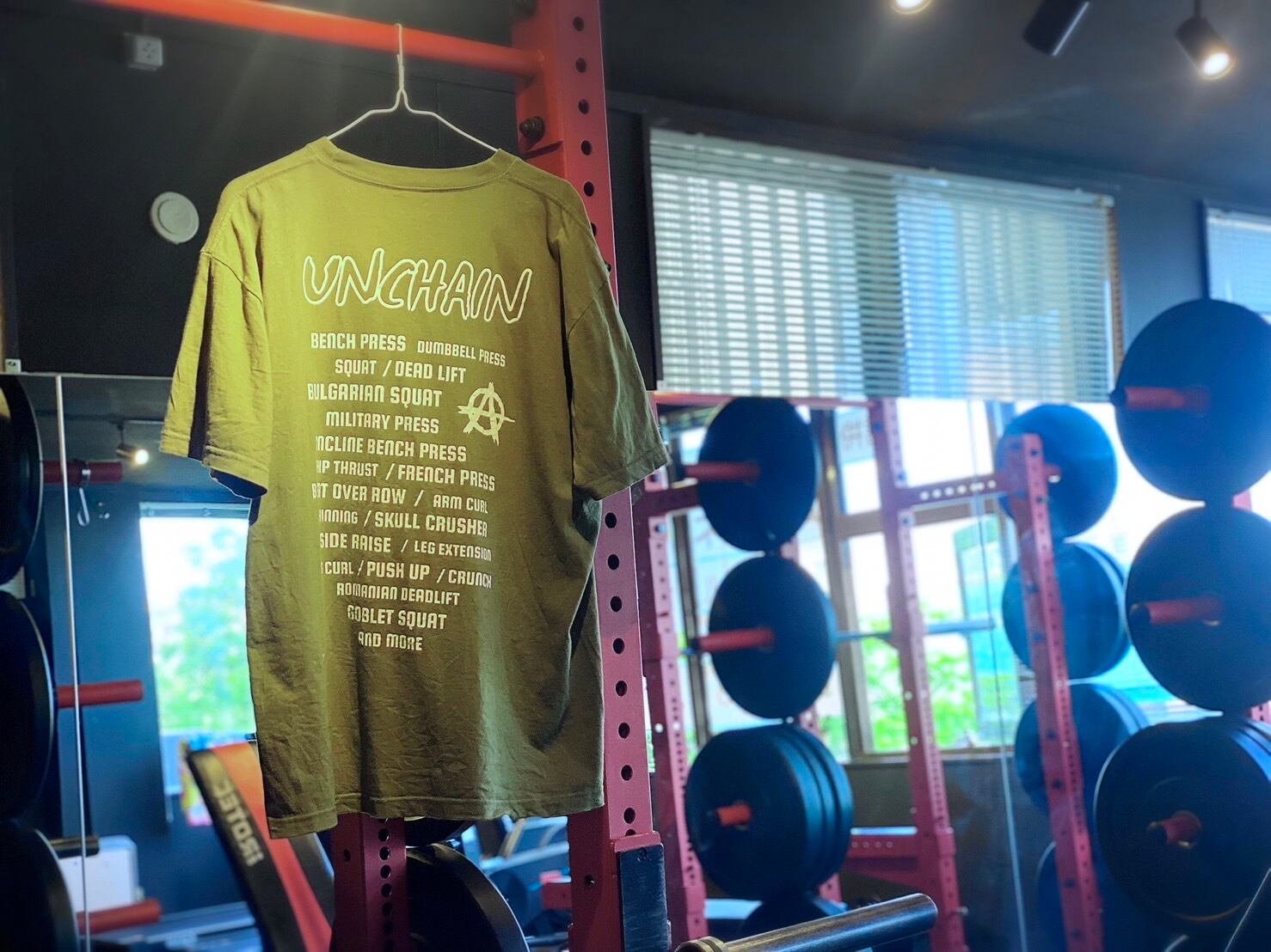 UNCHAIN Tシャツ【カーキ】 | G.REN Gym and Salon