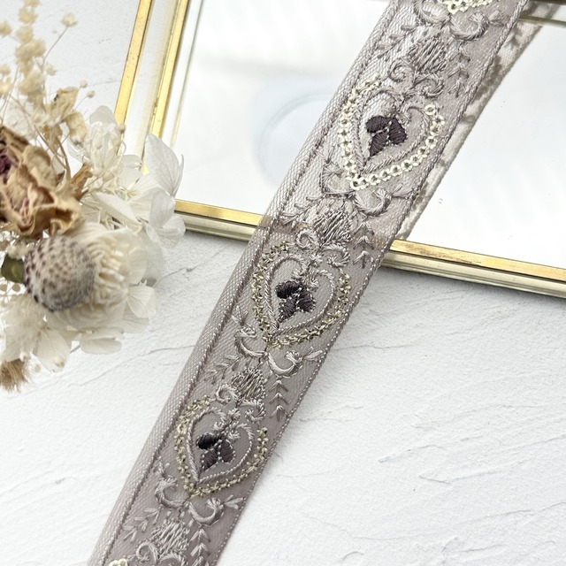 1ロール　プレシャスハート　[くすみパープル]インド刺繍リボン 2857