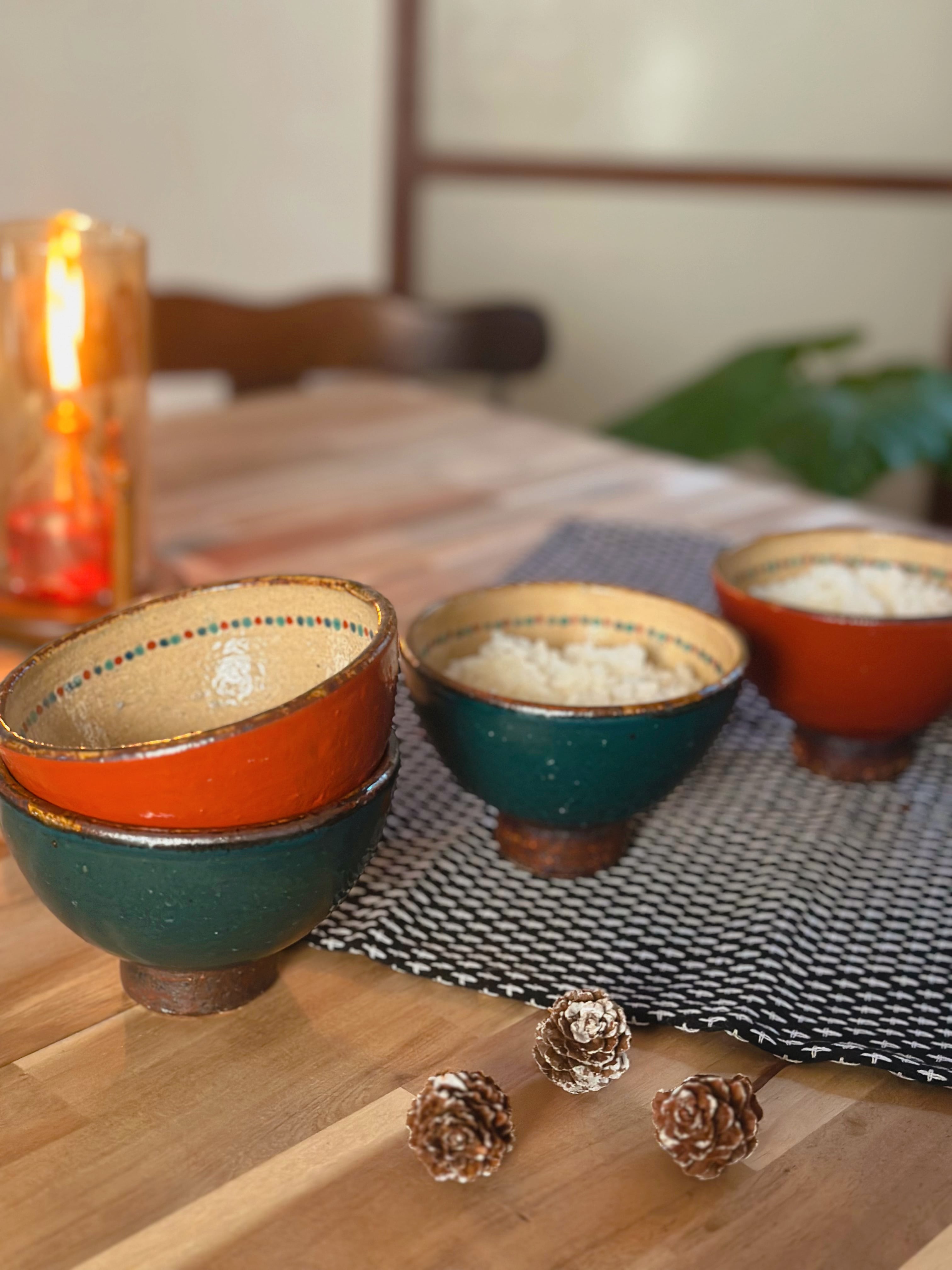 信楽焼 高台ご飯茶碗 赤／緑 | 陶器屋カフェつむぎ produced by 松屋陶器