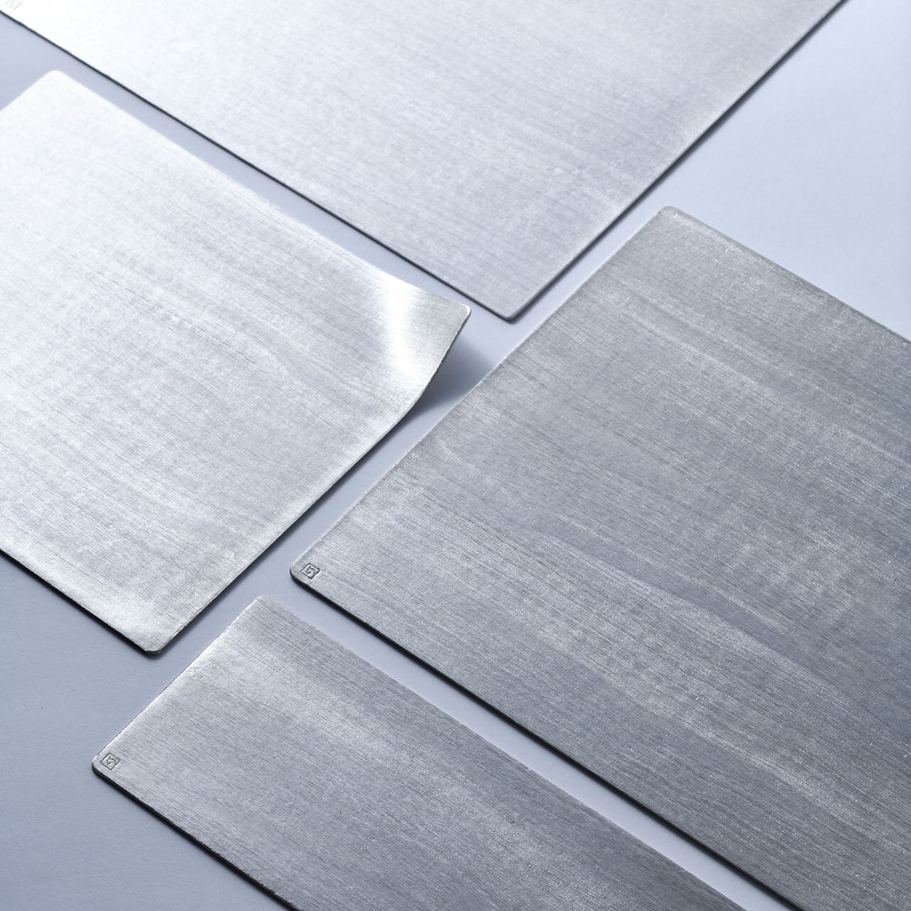 錫製プレート／皿／トレイ》静波 錫板 175×206｜銀雅堂 | 生活を楽しむ