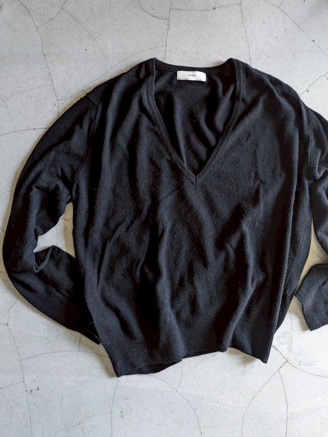 V-neck KNIT