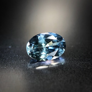 妖艶に溶け合う蒼と翠 0.68ct 天然 マルチカラー タンザナイト