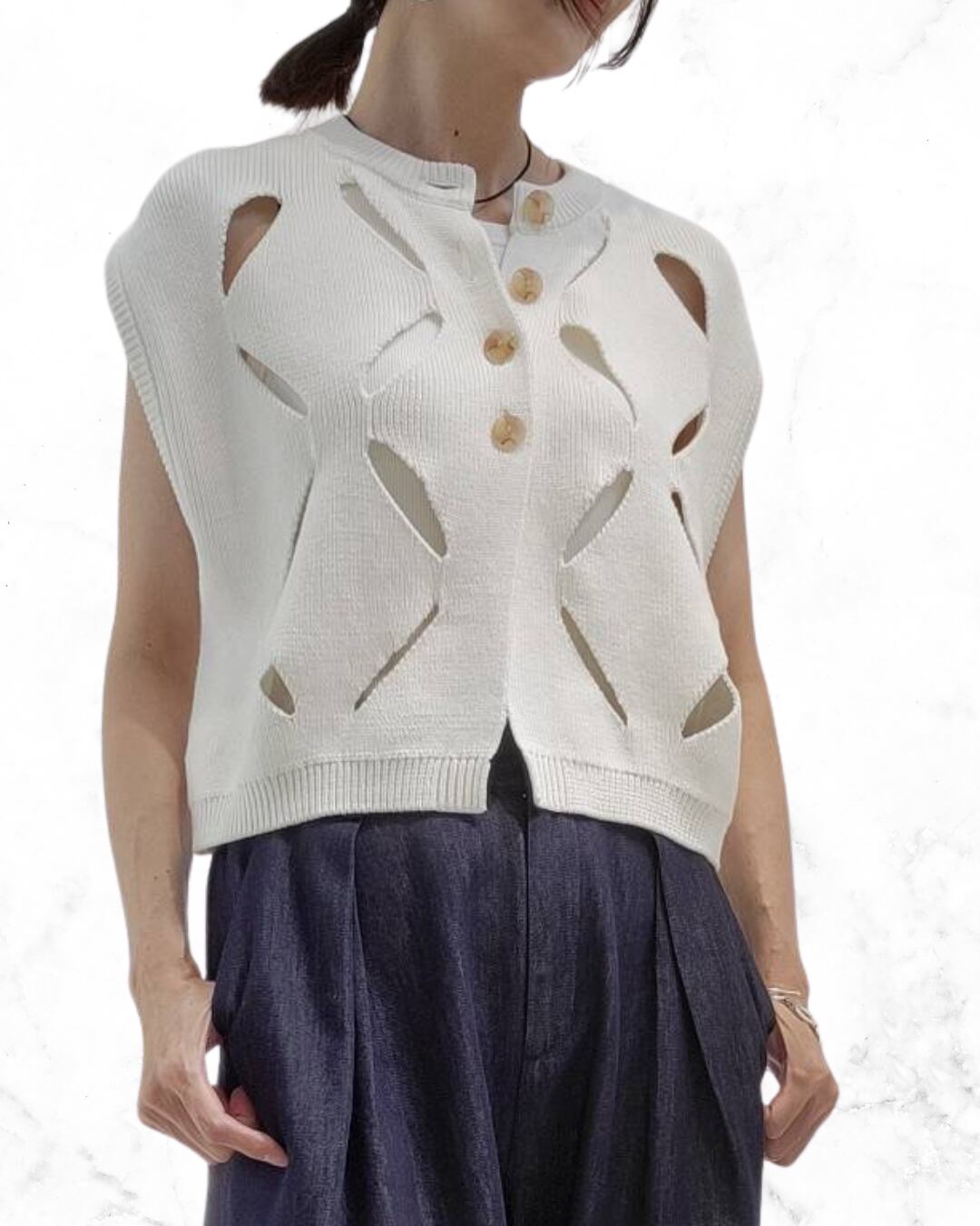 カットアウトパターンベスト Y261-91012 YENN イエン 2025年9月展示会