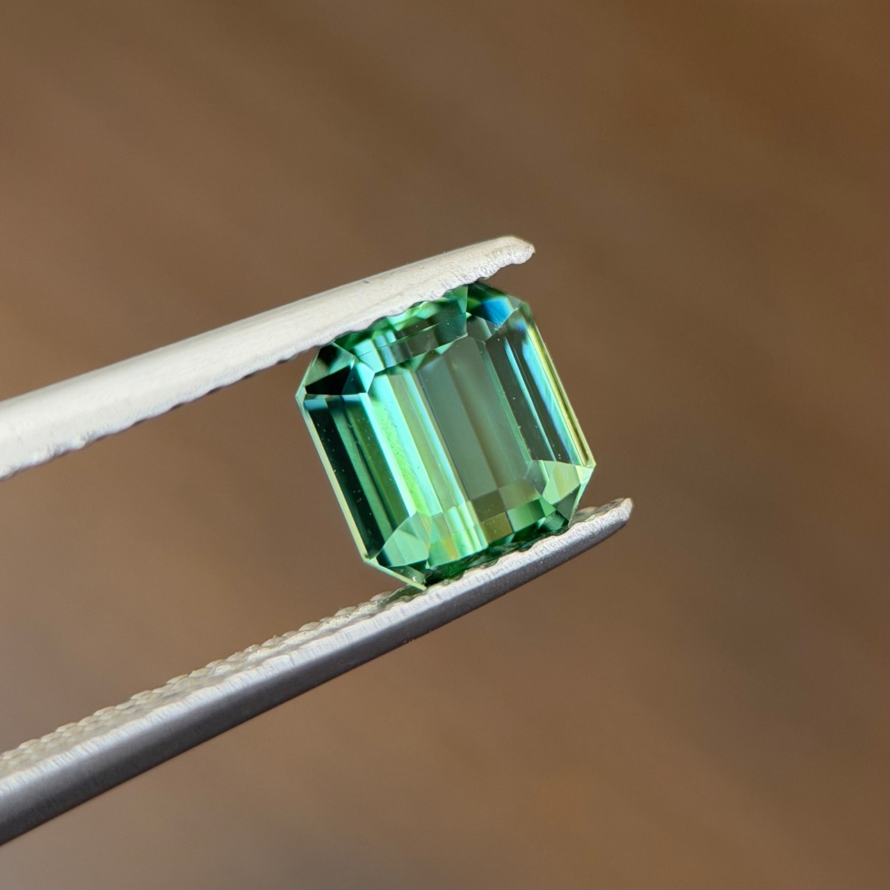 新春企画 [2] トルマリン 5.9x5.4mm, 1.05ct, アフガニスタン産