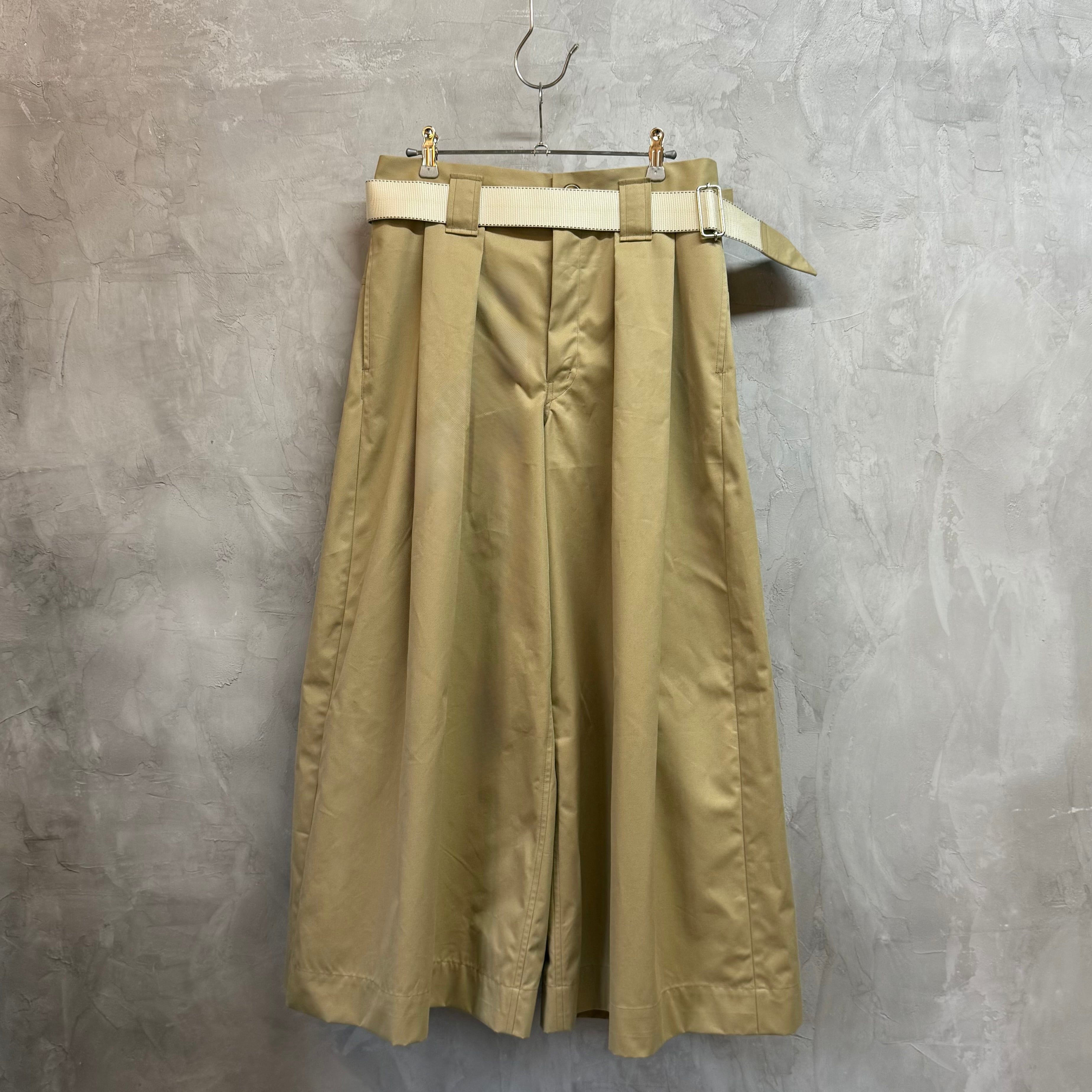 chino tuck buggy beige