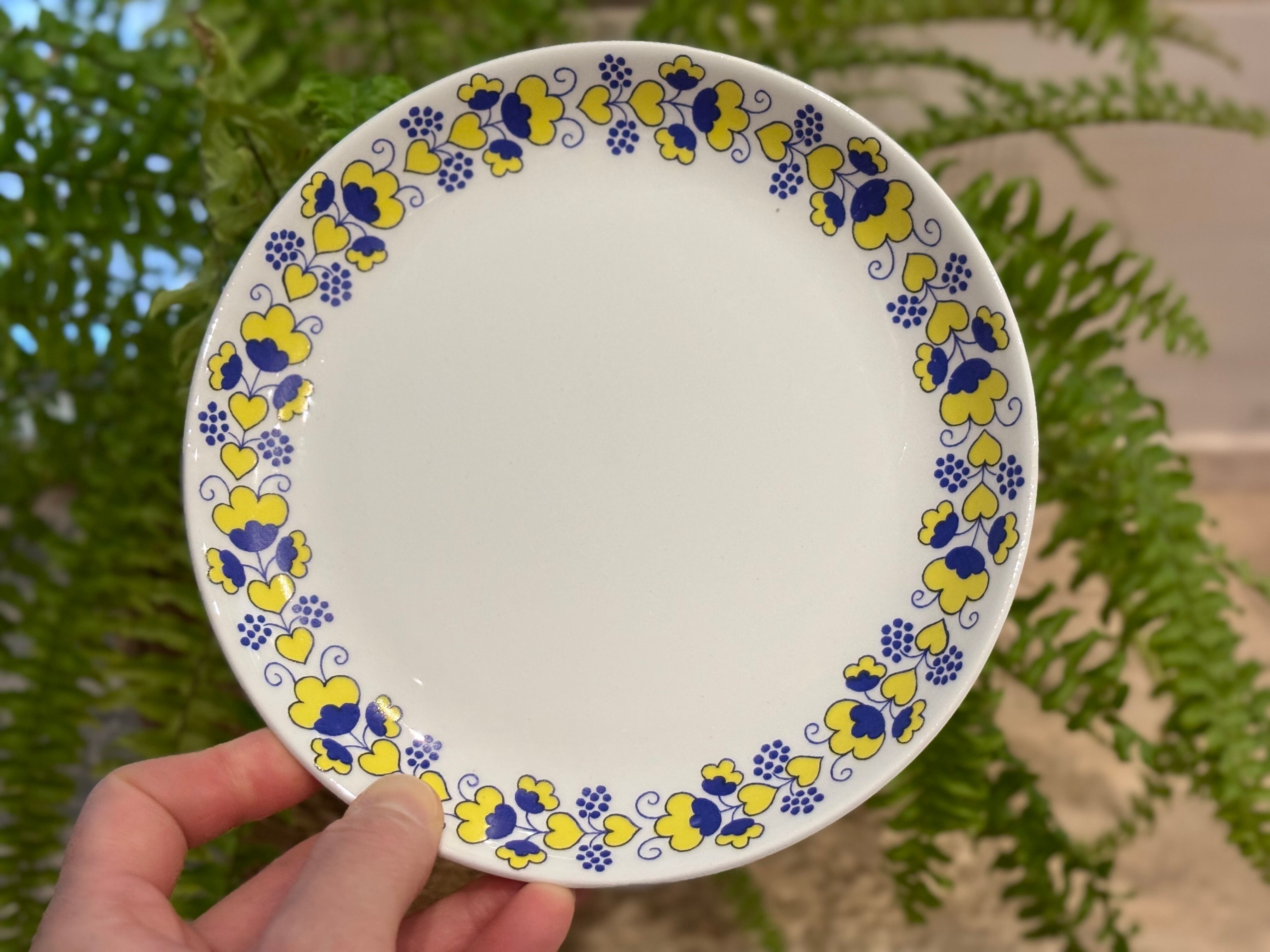 arabia HILKKA 19cm plate | ヒルッカ プレート 草花 ｜0438 | ILO