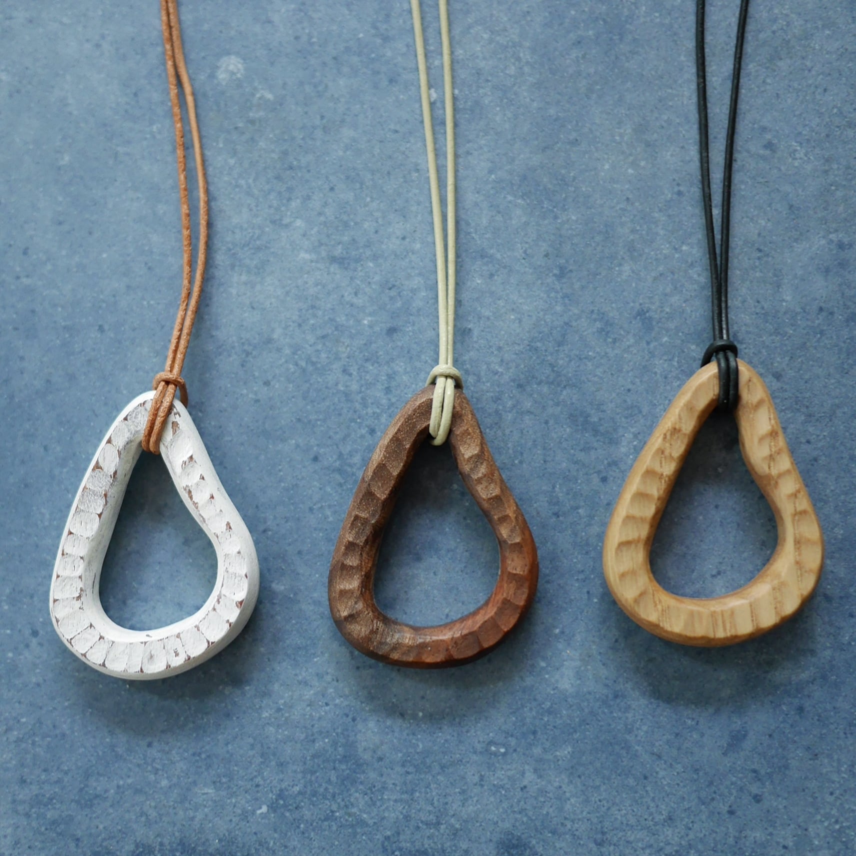 輪っか レザーコードネックレス | 鎌倉木貨（kamakuramocca