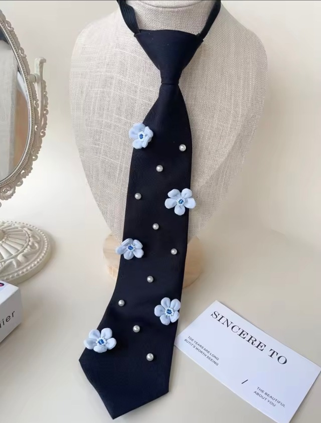 フラワーパールループタイ