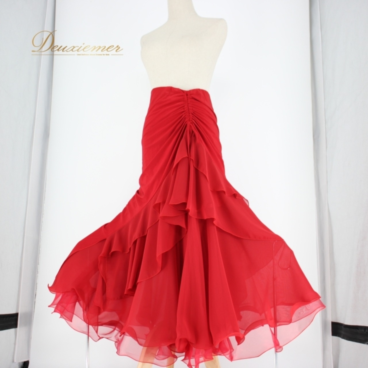 社交ダンス 衣装 スタンダード スカート レッスンウェア オールシーズン 赤 レッド系 Create-Sun クリエイトサン 無地 派手 目立つ フレア スカート フェスティバル ダンスウェア 伸縮性 コスチューム おしゃれ ウエストゴム 艶やか 目を引く 縦長 デザイン シルエット 美しい レディース 洋服