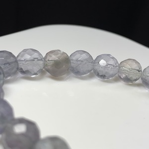 変わった色合い✩フローライトカットブレスレット