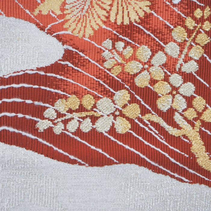 銀糸織りに金糸と花の刺繍　名古屋帯