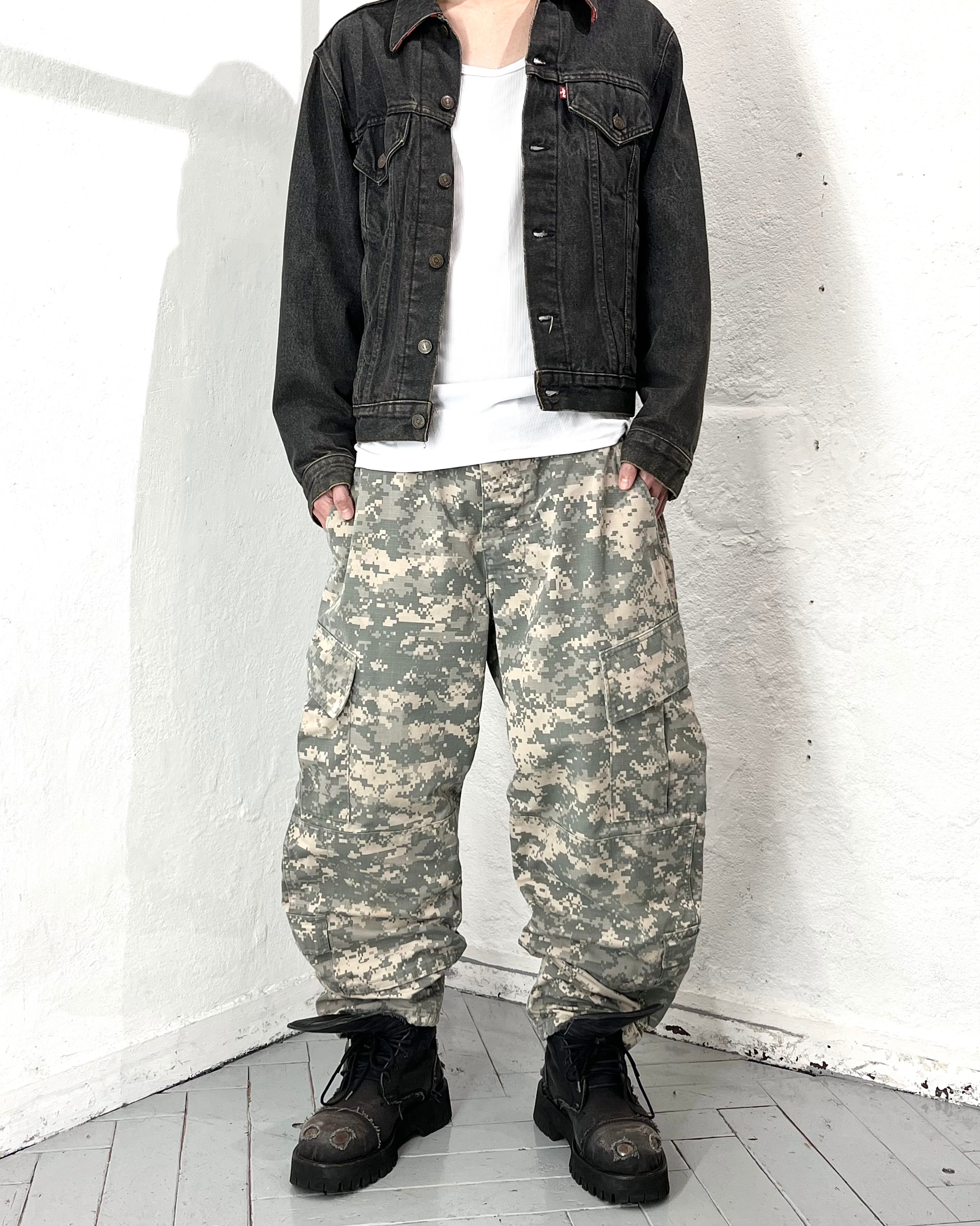 '10 US ARMY Army Combat Uniform Digital Camo Trousers
