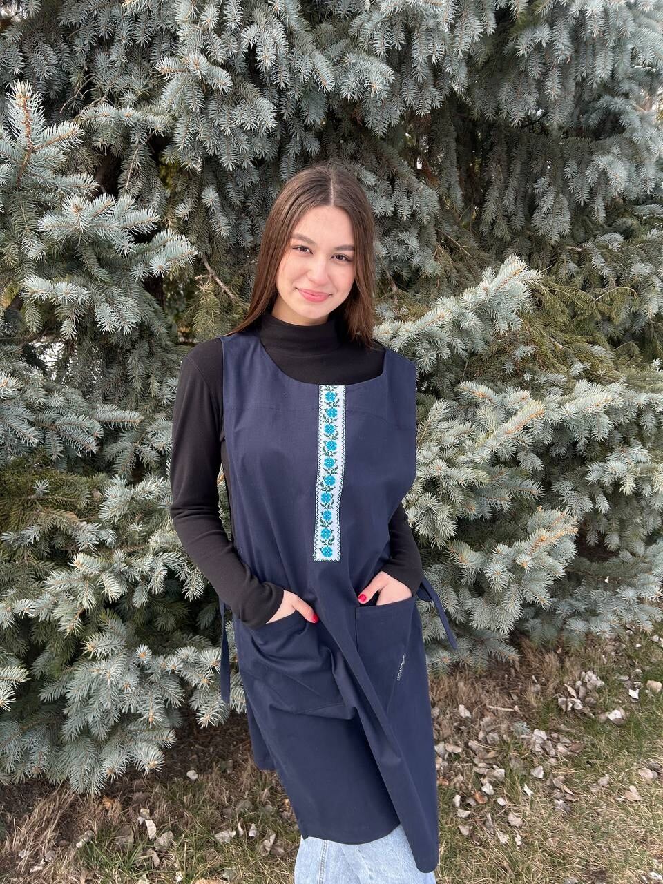 ウクライナ刺繍エプロン（手刺繍）レディース厚手コーデュロイ