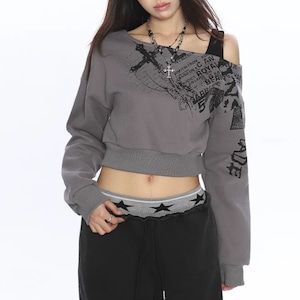 printed off shoulder cropped sweatshirt la2129