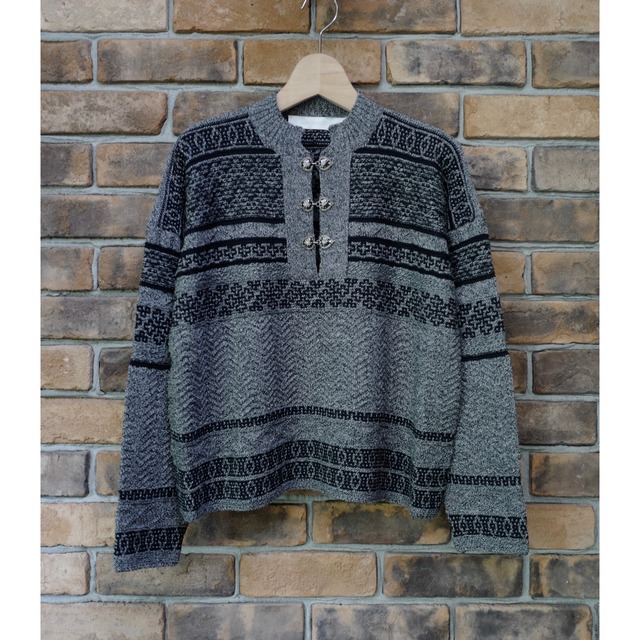 Porter des boutons │ ランダムドットブラウス