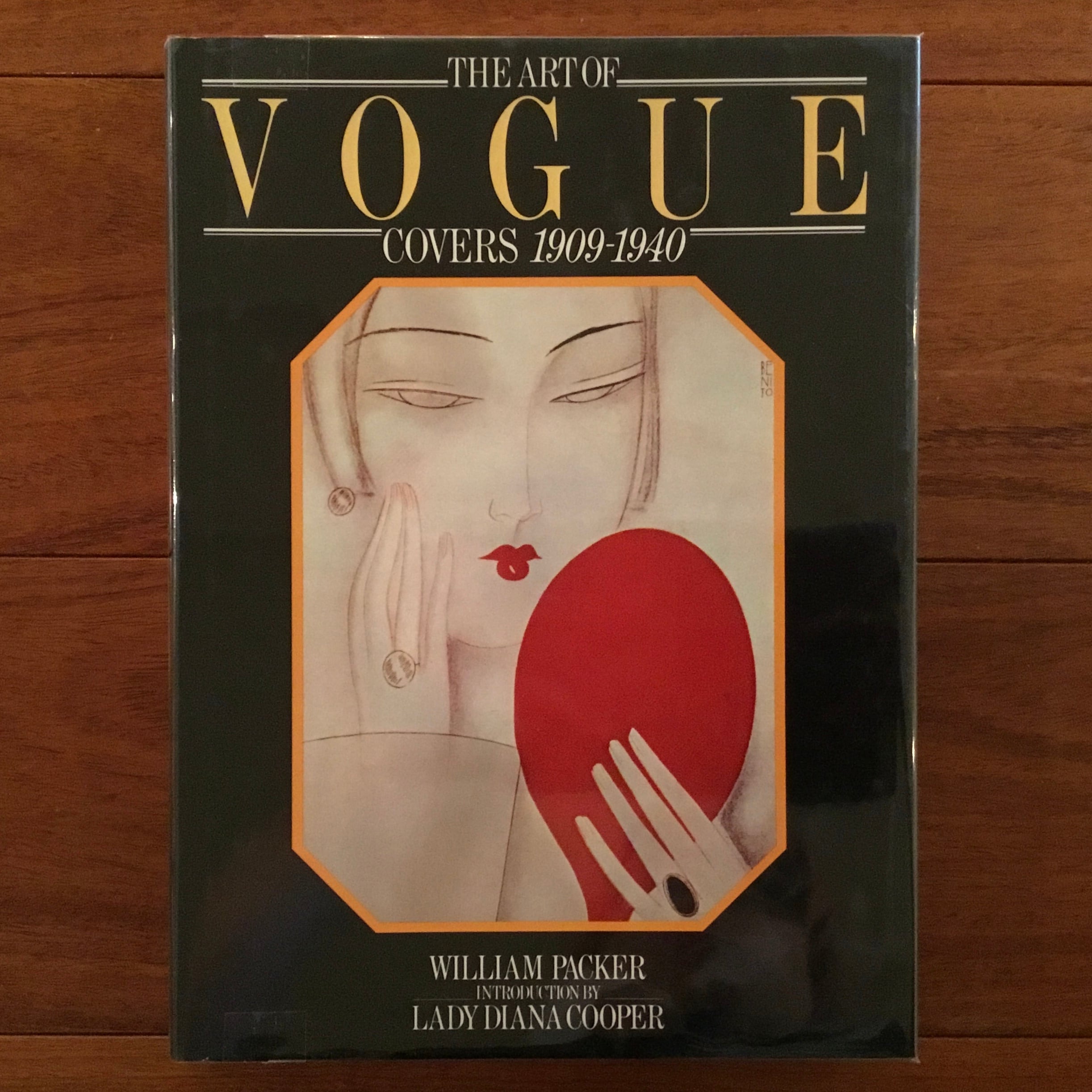 The Art of Vogue Covers 1909-1940 | Flying Books powered by BASE