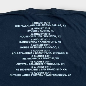 【American Apparel】 USA製 Arctic Monkeys 2011 ツアーTシャツ バンドTシャツ アークティック・モンキーズ バックプリント XL ビッグサイズ ロックTシャツ バンT 半袖 黒t 夏物 US古着