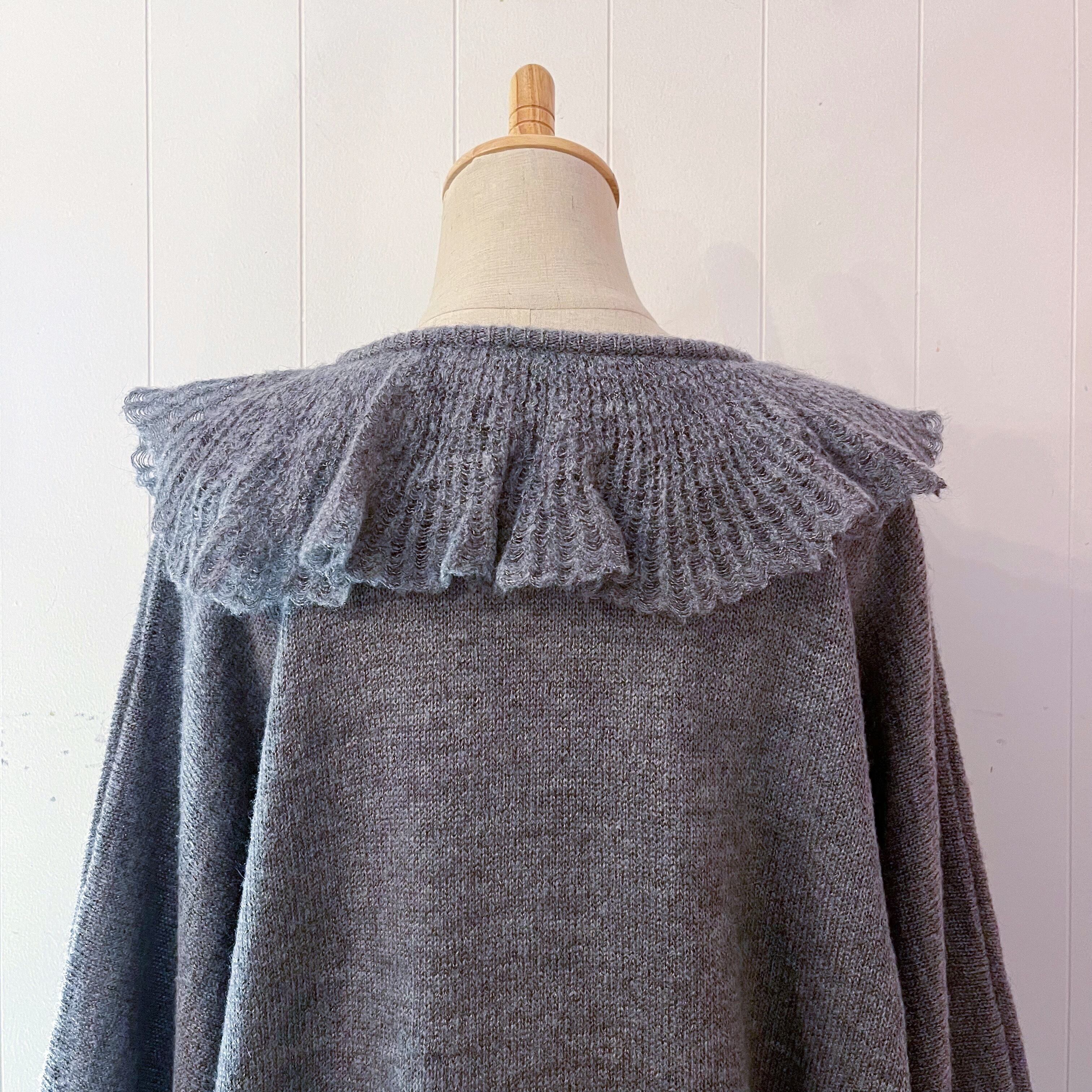big frill collar gray knit sweater
