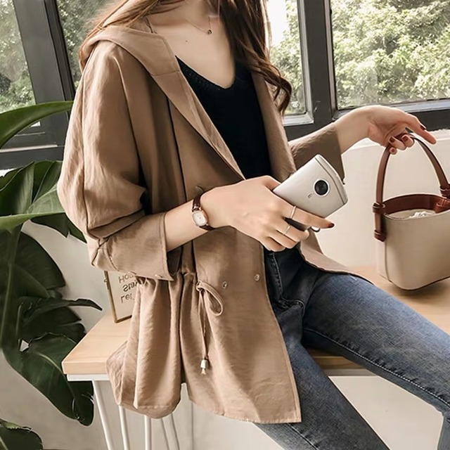 アウター レディース 送料無料 3色 ジャケット ショート ショート丈 長袖 フード付き かわいい 大人可愛い きれいめ カジュアル おしゃれ お洒落 おとな ナチュラル こなれ感 ラフ ロマンチック 抜け感 主役級 存在感 無地 OL 通勤 学生 通学 デート お出かけ 女子会 お買い物 M L XL カーキ ブラック グリーン 春 秋 20代 30代 40代 ママ 韓国 韓国系 着回し 普段使い 重ね着 体型カバー プチプラ モテ トレンド 流行 インスタ映え