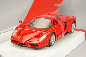 Bburago(ブラゴ) 1/24 フェラーリ エンツォ(レッド) 18-26006R2