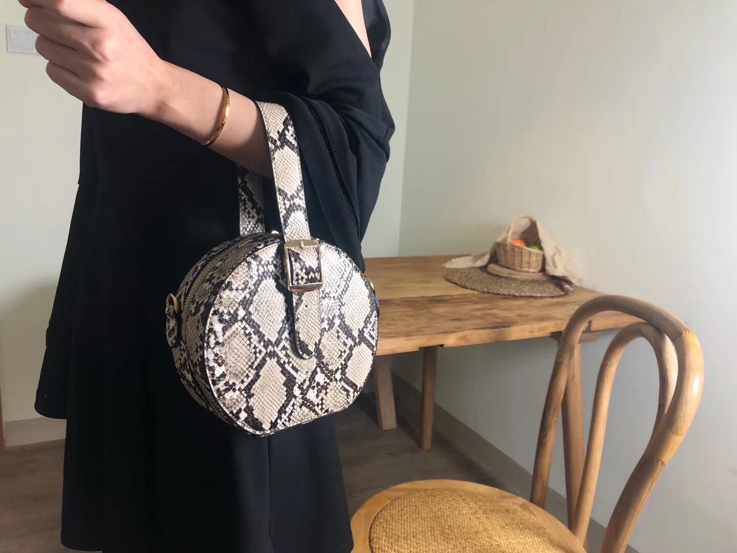 ラウンドバッグ