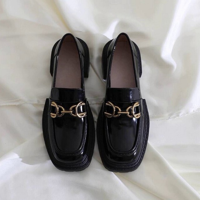 square toe chain design loafers
