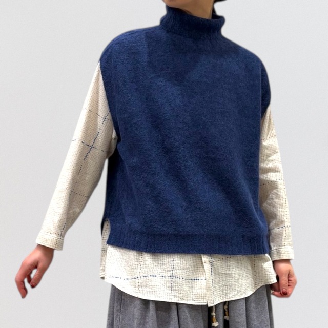 nume 7G WG alpaca mixed hairy off turtle vest