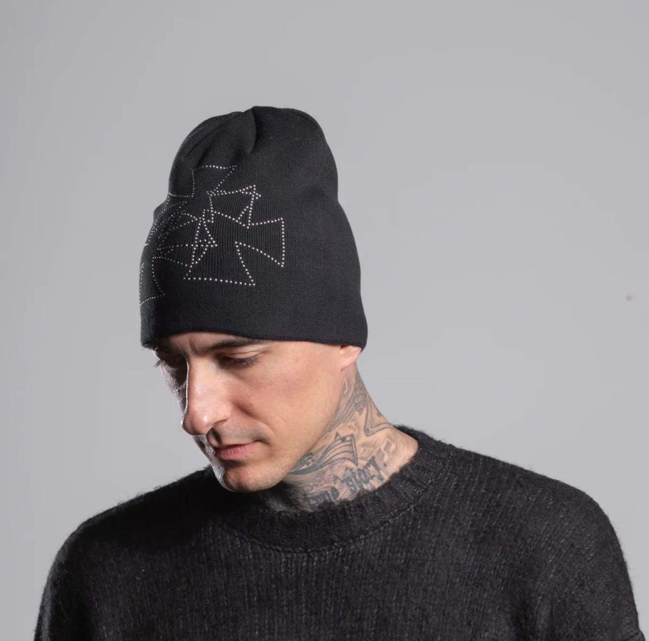ASKYURSELF / cross studs beanie
