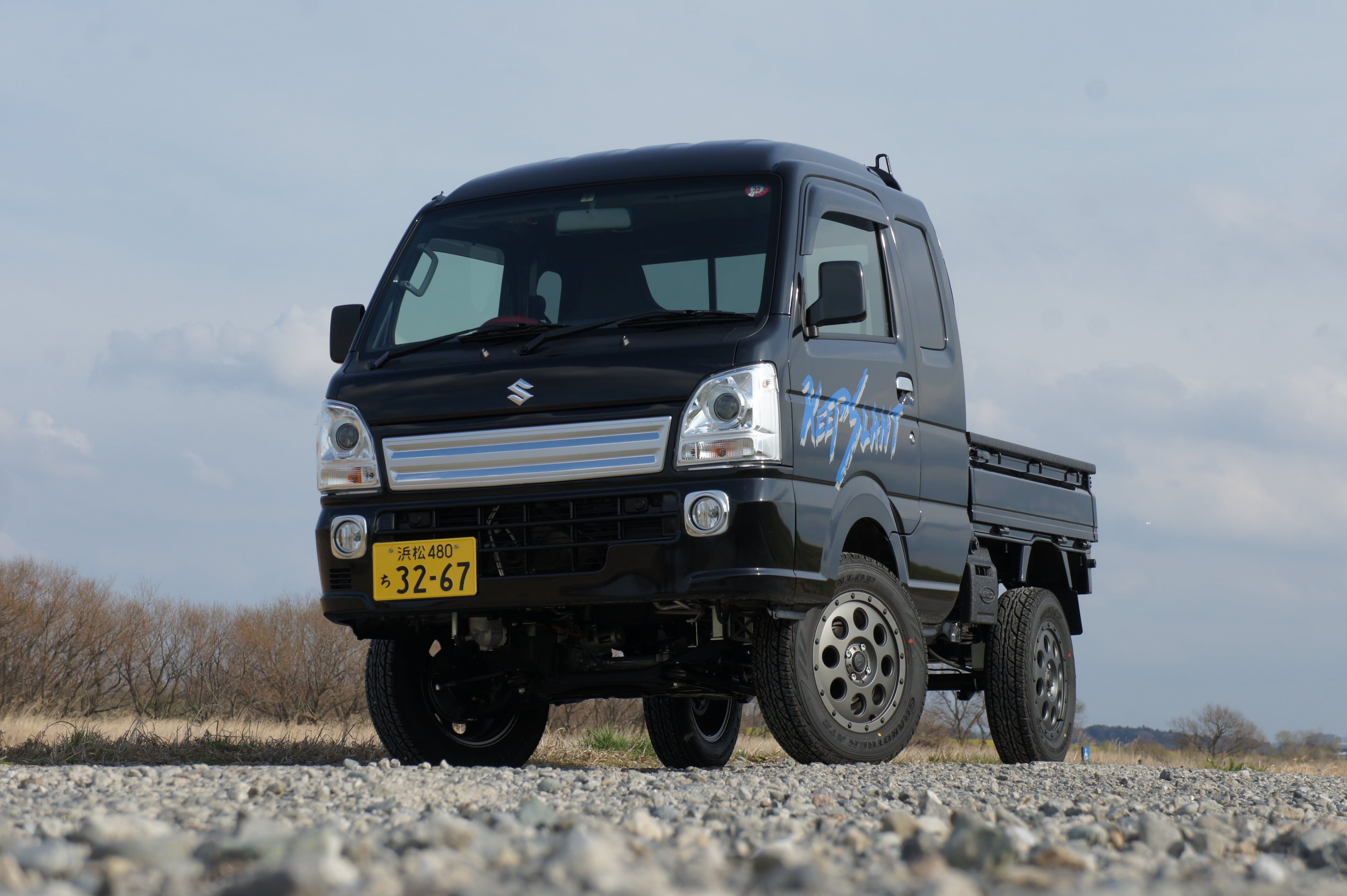 200系　ハイエース　コイルオーバー　車高調　プロシード　ハイラックス　ダットサン　ダイナ 200系 ハイエース コイルオーバー 車高調 プロシード ハイラックス