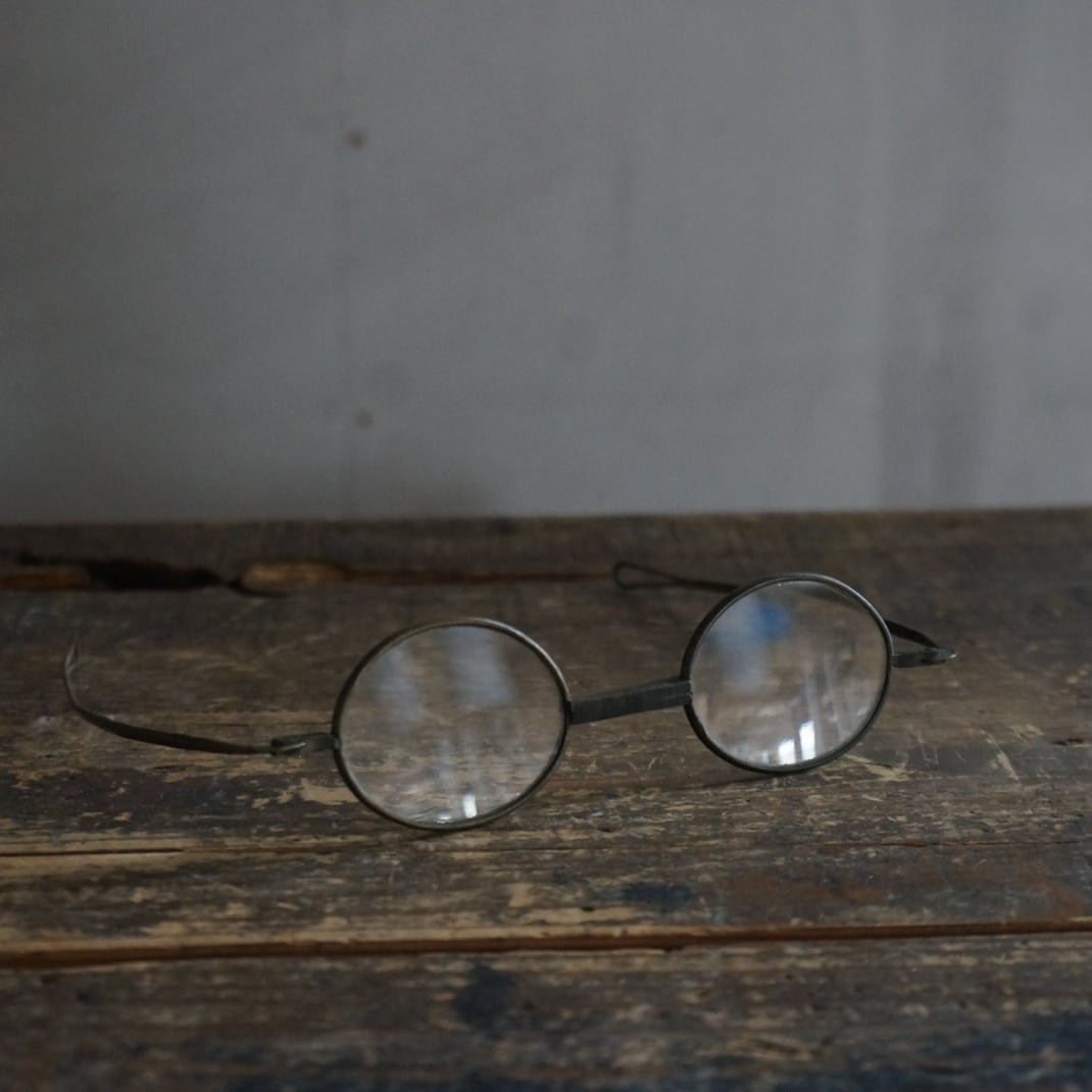 古い国産の眼鏡