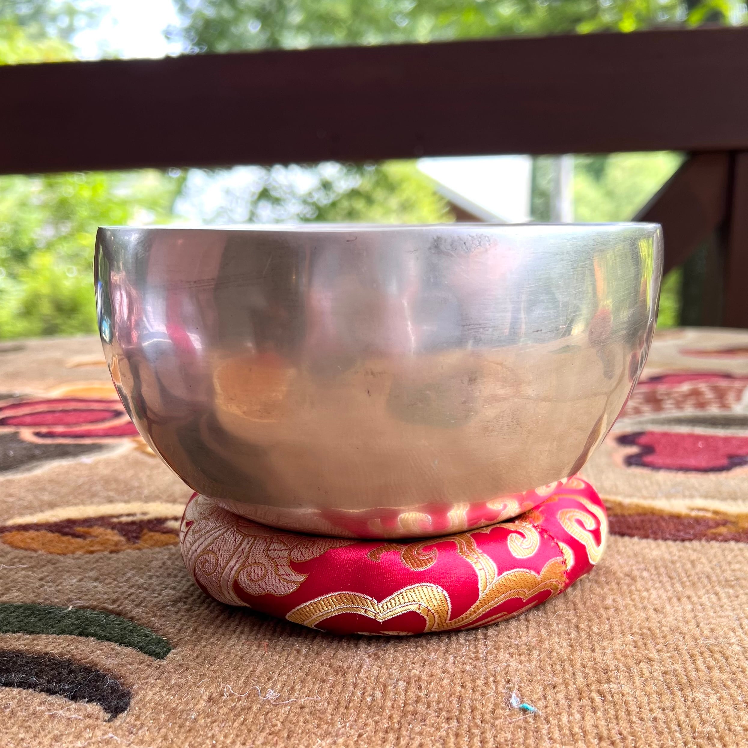 ファインアートボウル ホワイトターラ シンギングボウル 22cm F音 ホワイトボウル ホワイトターラ 17cm E音 シンギングボウル | BIONDO