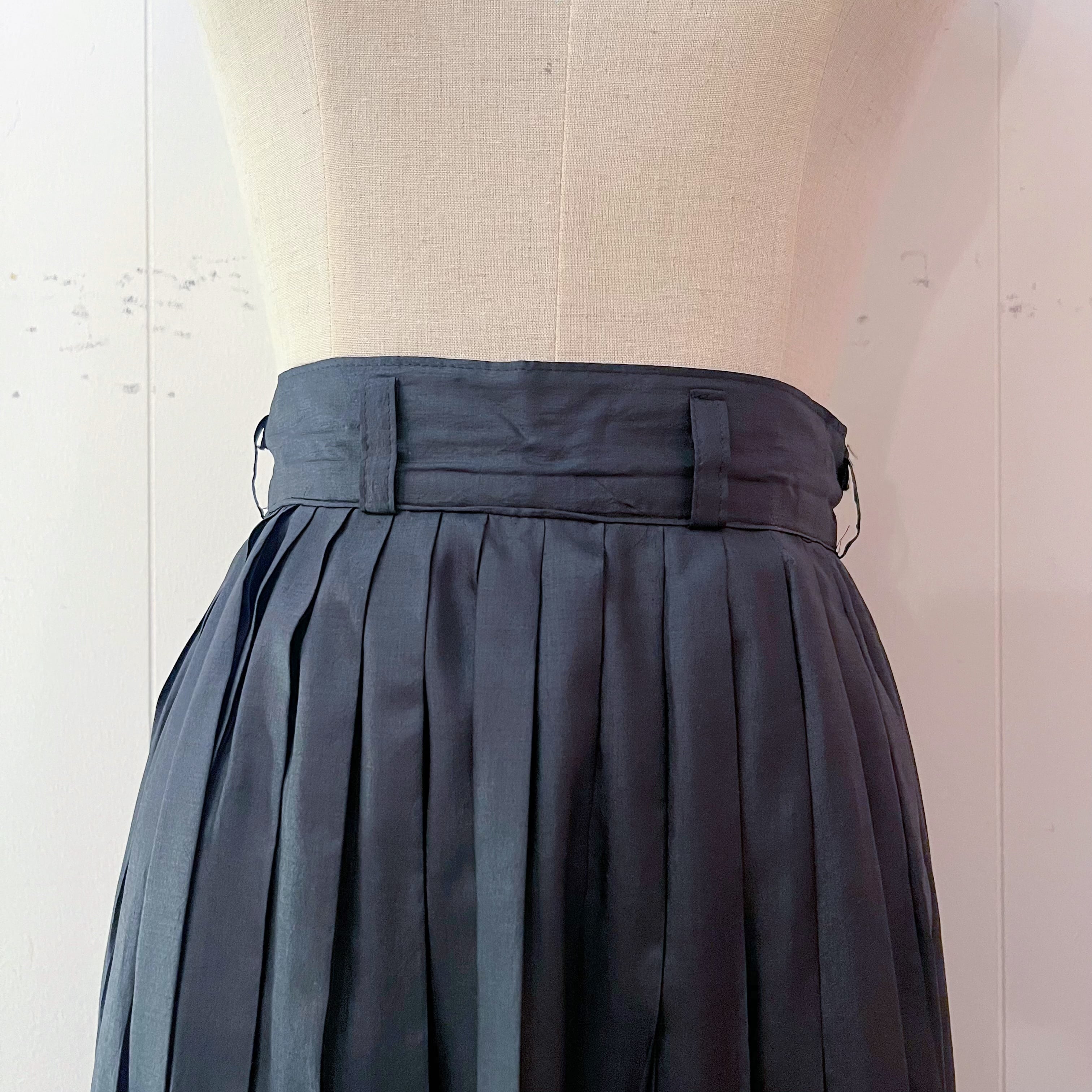 black crisp polyester pleats skirt