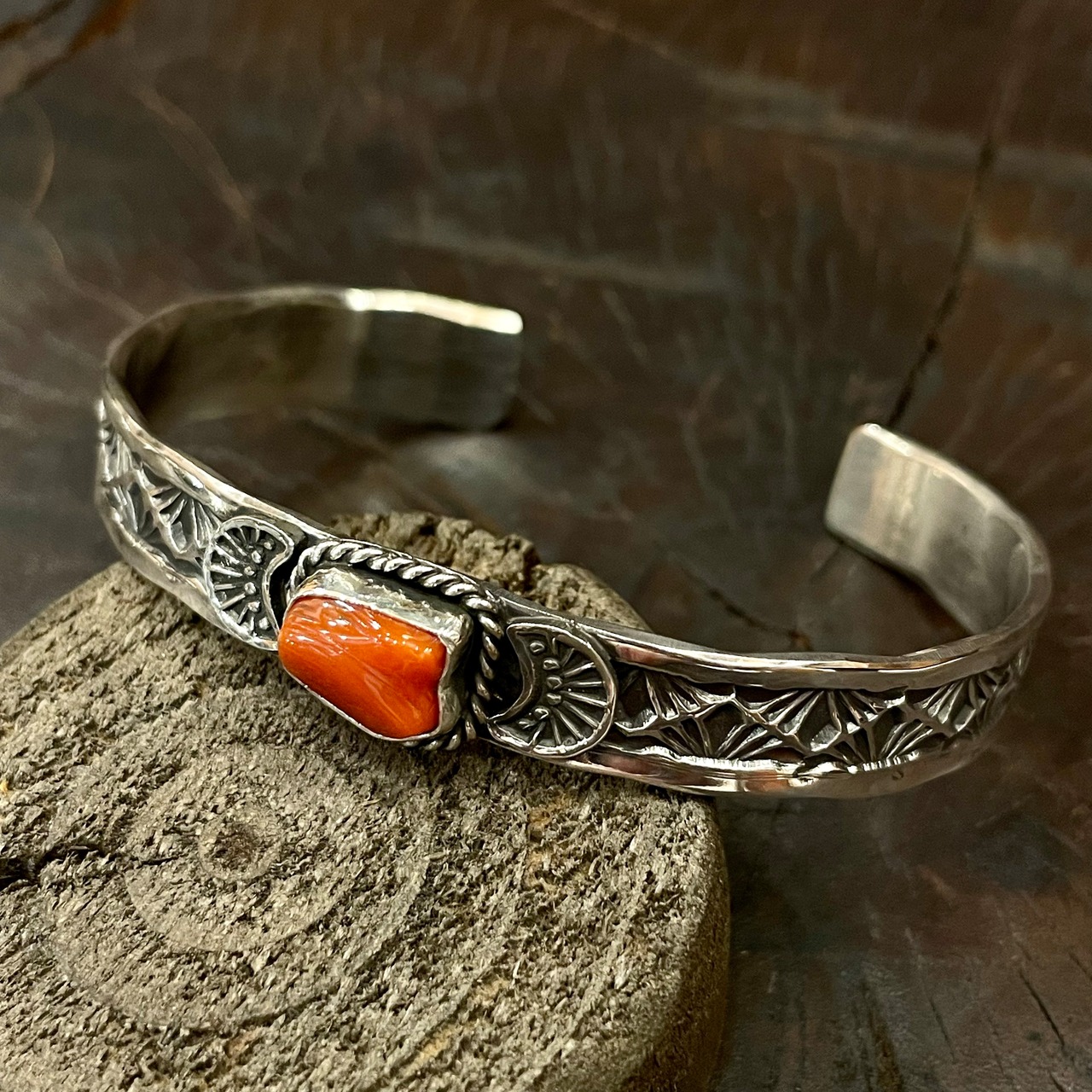 サンシャインリーブス（Sunshine Reeves）コーラルバングル - 1