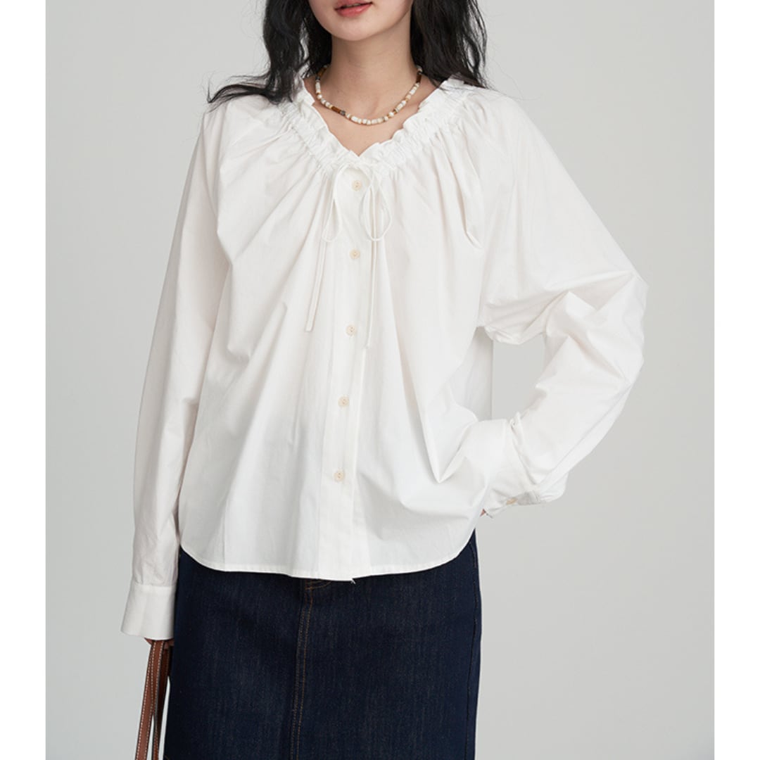 lace v neck long sleeved shirt