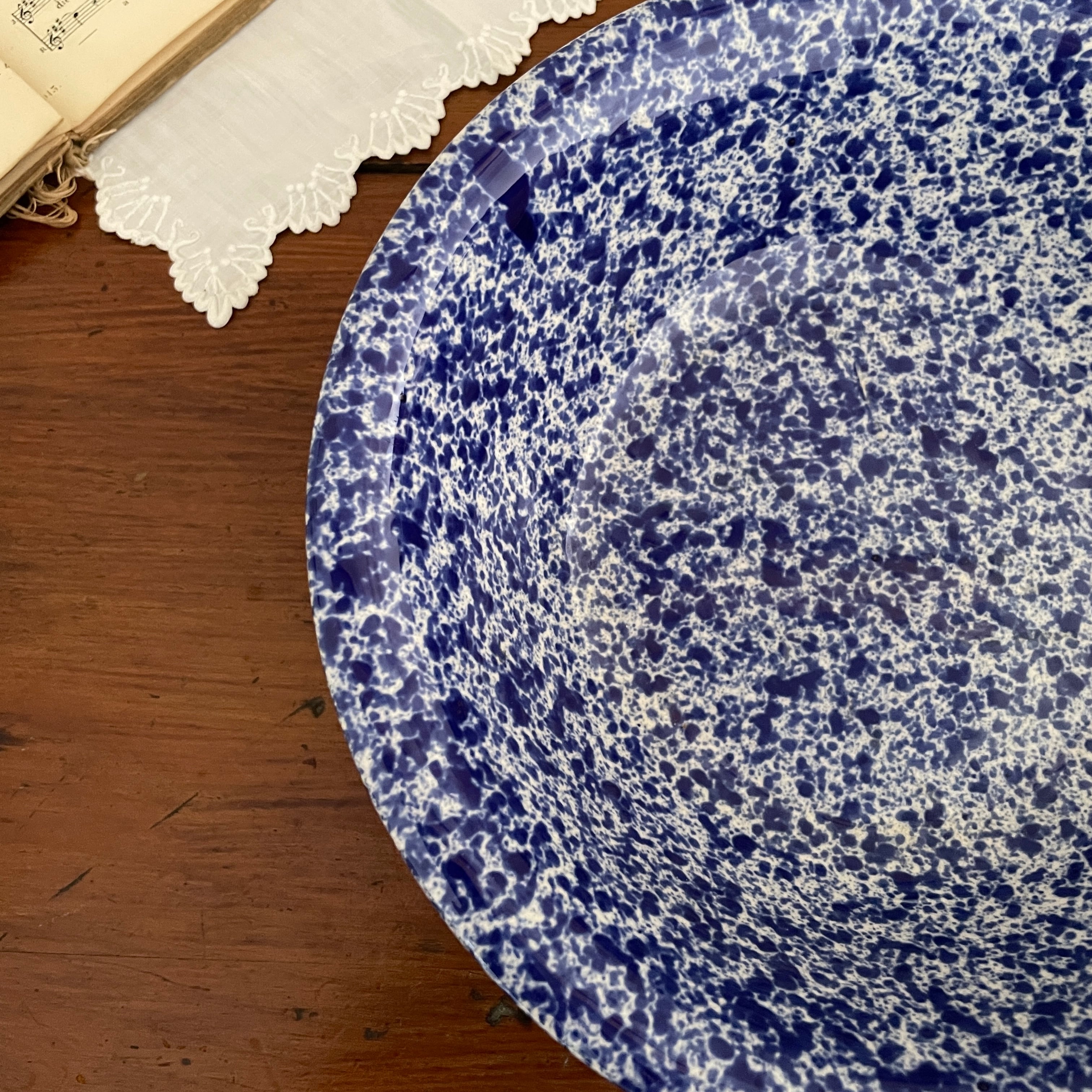 English Vintage Stippled Bowl/イギリスヴィンテージの点描模様の青い