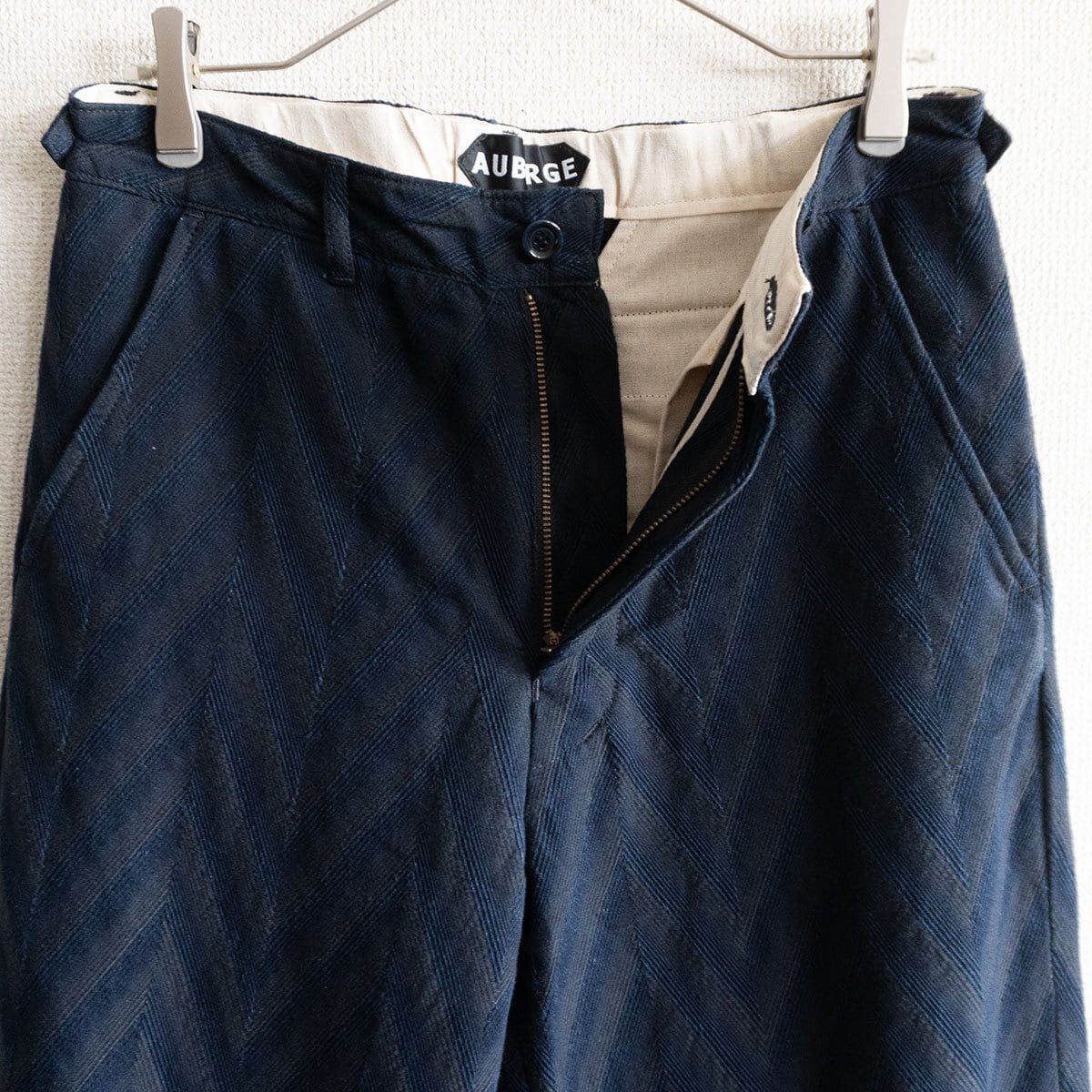 AUBERGE ヘリンボーンワークパンツ BRILLA per il gusto（ブリッラペルイルグースト）の「AUBERGE x