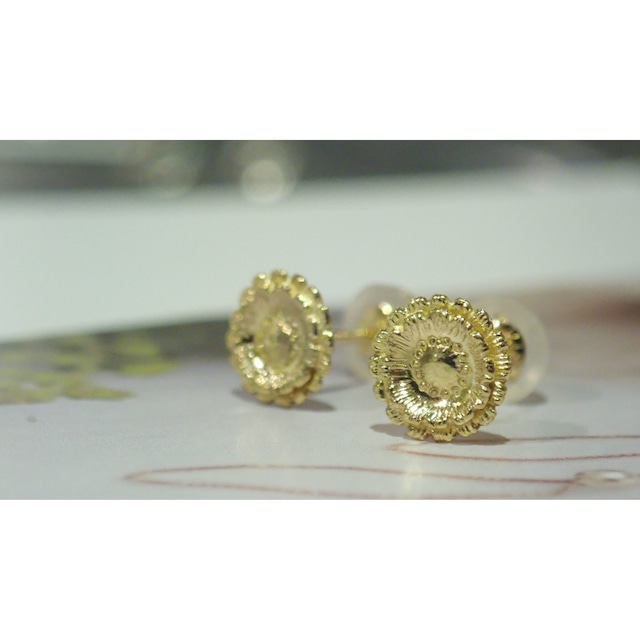 Gerbera K18YG Studs Earrings