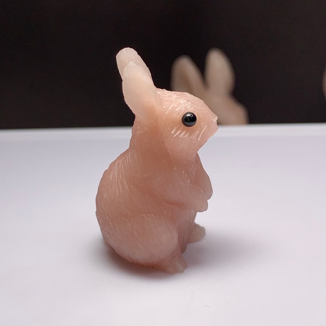 4.ピンクオパールうさぎ・インテリア