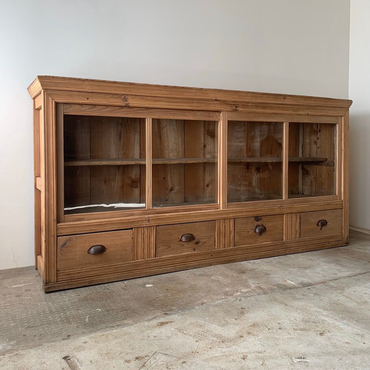 食器棚　ガラスケース　水屋