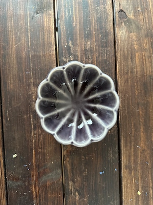 アメジスト　菊型三つ足小鉢