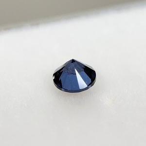 丸いスピネル  約3.3mm r-0463