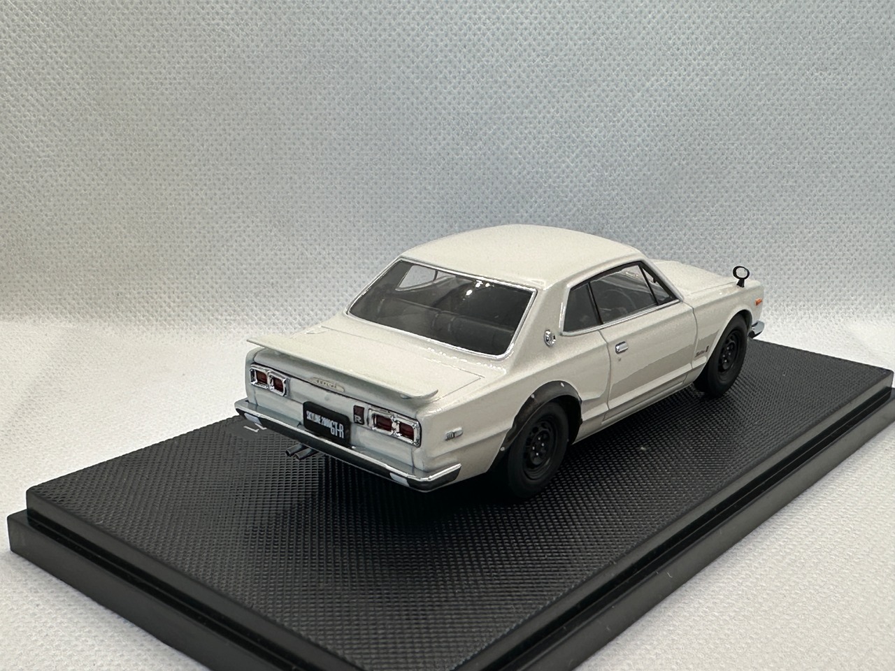 【エブロ】 1/43  日産 スカイライン 2000GT-R KPGC10 1971 (白) 買取品